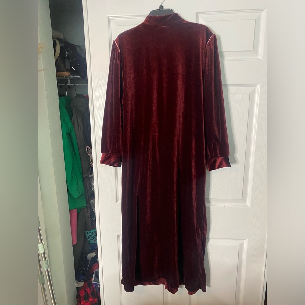 Hamilton Burgundy Velvet Long Sleep Robe - Picture 8 of 8